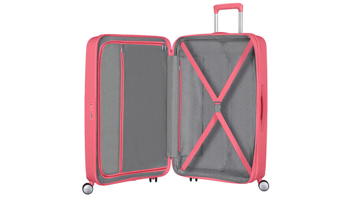 Organisation intérieure avec une poche  zippée supplémentaire