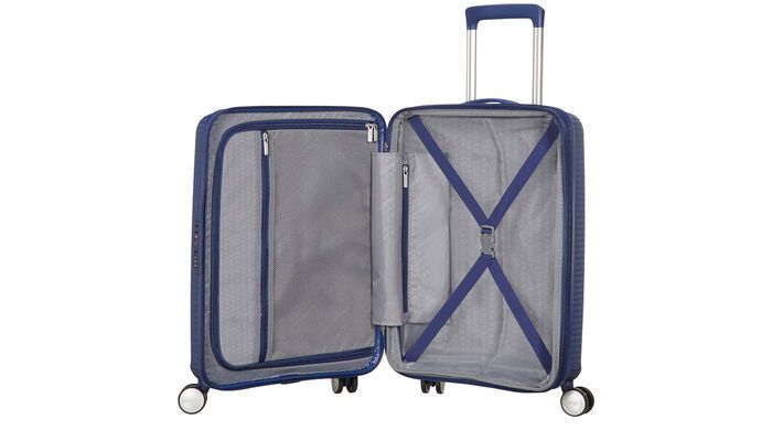 Organisation intérieure avec une poche  zippée supplémentaire