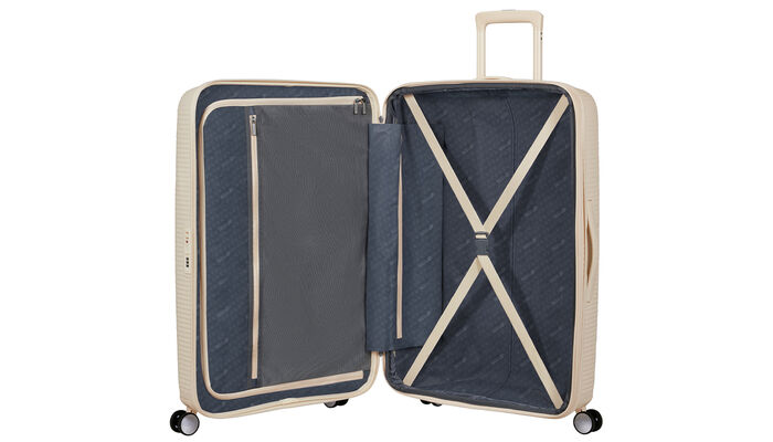 Organisation intérieure avec une poche  zippée supplémentaire