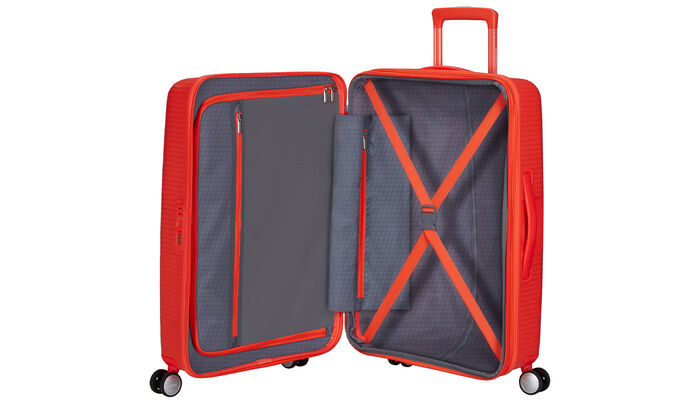 Organisation intérieure avec une poche  zippée supplémentaire