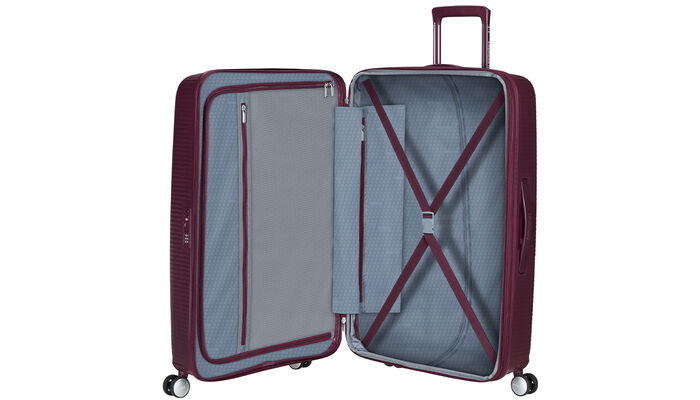 Organisation intérieure avec une poche  zippée supplémentaire