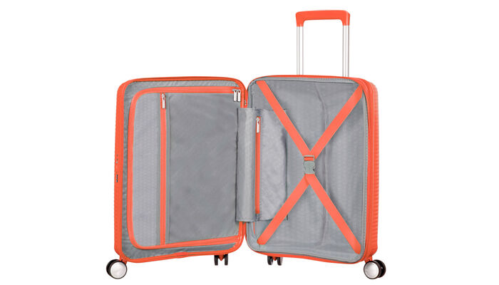 Organisation intérieure avec une poche  zippée supplémentaire